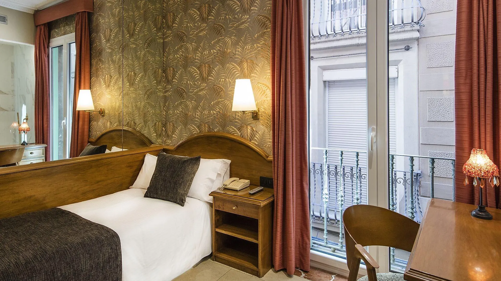Hotel Nouvel Barcelona 3*,