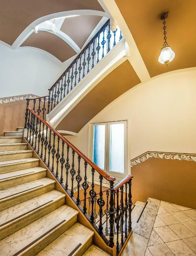 Hotel Nouvel Barcelona 3*,